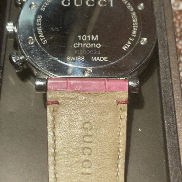 AUTHENTIC GUCCI rare watch w/ genuine pink alligator strap & diamond face. - Picture 7 of 9